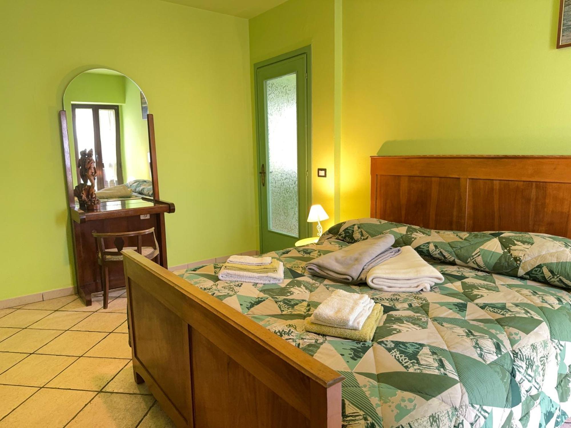 Casa Aromi Ed Arte Guest House Asti Luaran gambar
