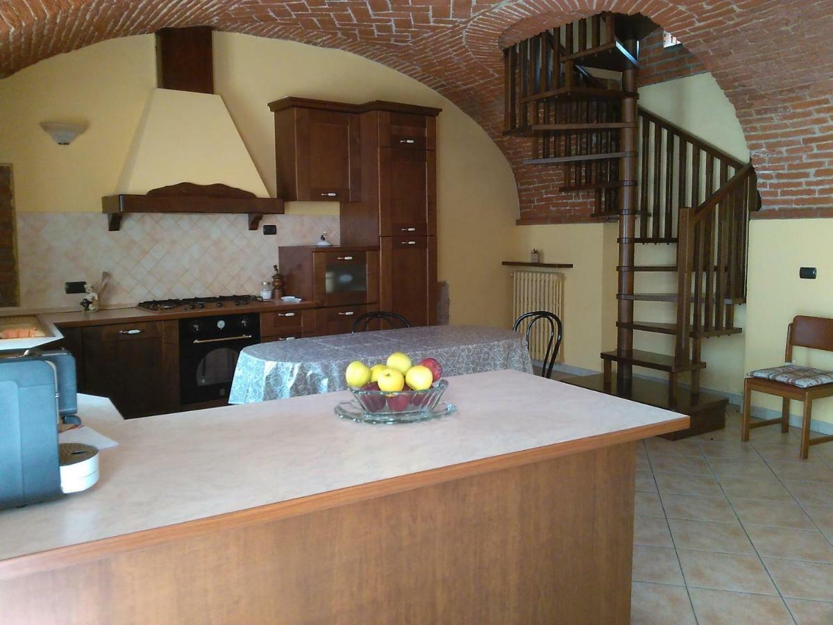 Casa Aromi Ed Arte Guest House Asti Luaran gambar