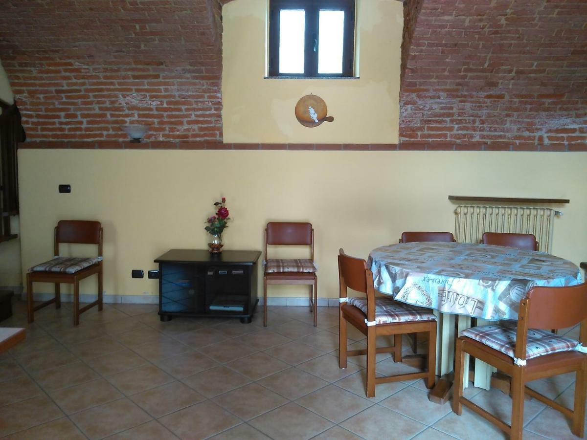 Casa Aromi Ed Arte Guest House Asti Luaran gambar